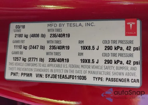 2018 Tesla Model 3 Long Range/Mid Range z USA, uszkodzony, nr VIN 5YJ3E1EA5JF011035